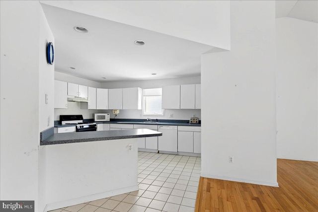 129 YEOMAN ROAD, Manahawkin, NJ 08050