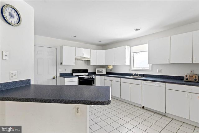 129 YEOMAN ROAD, Manahawkin, NJ 08050