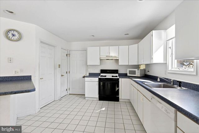 129 YEOMAN ROAD, Manahawkin, NJ 08050