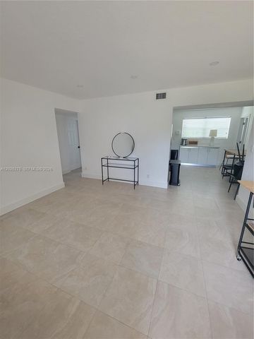 1052 SW 79th Ave ., Miami, FL 33144