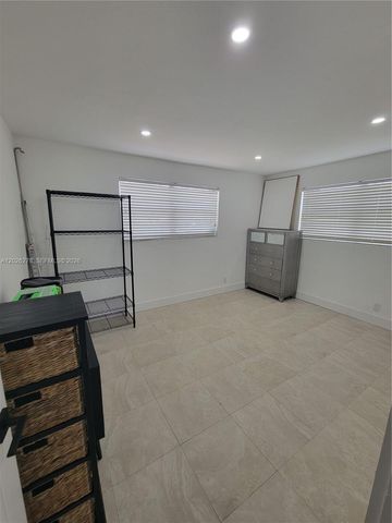 1052 SW 79th Ave ., Miami, FL 33144