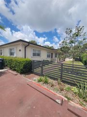 1052 SW 79th Ave ., Miami, FL 33144