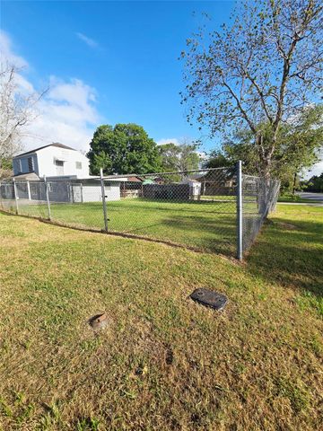 5709 Craig Street, Houston, TX 77023