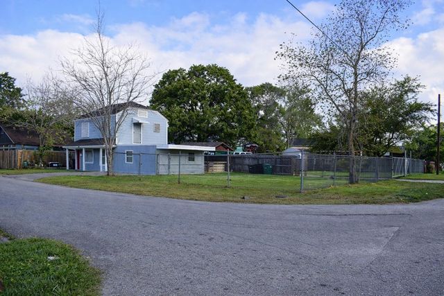 5709 Craig Street, Houston, TX 77023