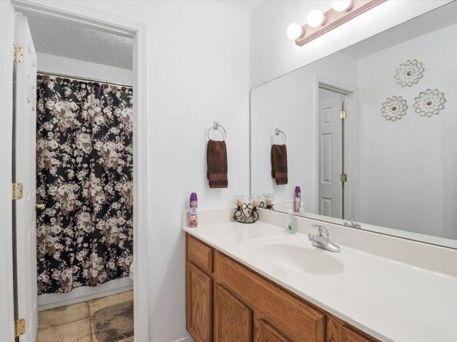 3032 Cochiti Street NE, Rio Rancho, NM 87144