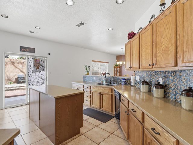 3032 Cochiti Street NE, Rio Rancho, NM 87144