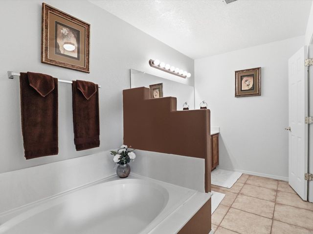 3032 Cochiti Street NE, Rio Rancho, NM 87144