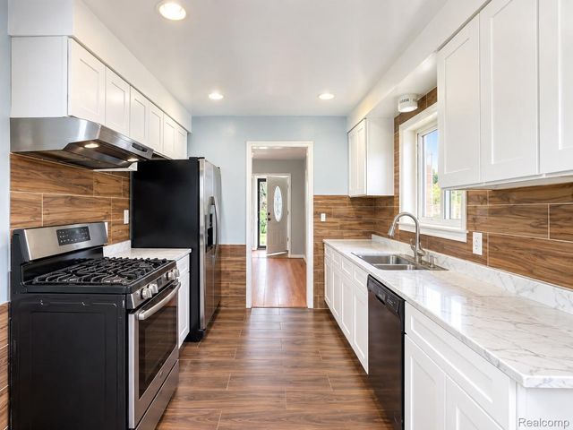 24837 Curie Street, Warren, MI 48091