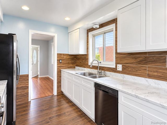 24837 Curie Street, Warren, MI 48091