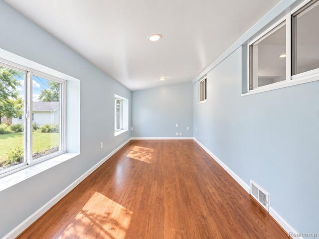 24837 Curie Street, Warren, MI 48091