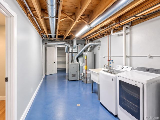 24837 Curie Street, Warren, MI 48091
