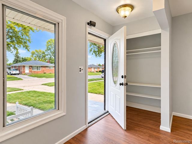 24837 Curie Street, Warren, MI 48091