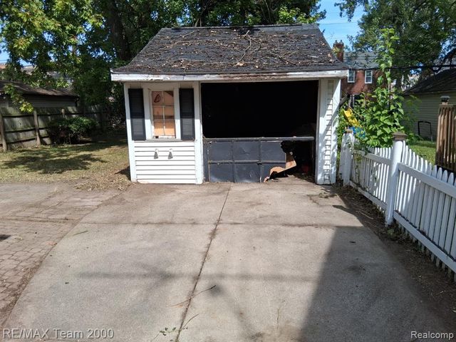 5228 Hillcrest Street, Detroit, MI 48236