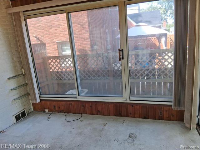 5228 Hillcrest Street, Detroit, MI 48236