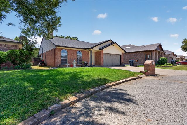 1200 Nicole Way, Fort Worth, TX 76028