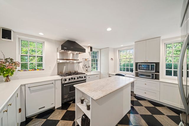 106 Farlow Road, Newton, MA 02458