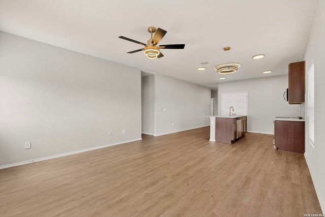 3038 LAGUNA CLFS, Converse, TX 78109