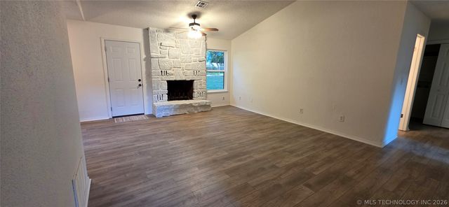 13621 S 285th East Avenue, Coweta, OK 74429