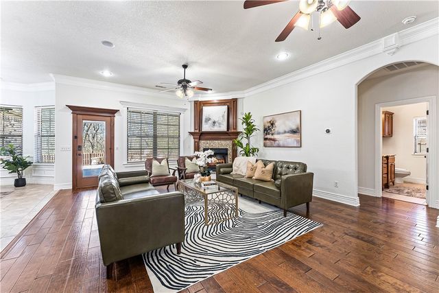 1020 Hunters Pointe, Bentonville, AR 72713