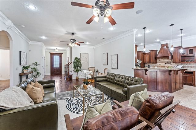 1020 Hunters Pointe, Bentonville, AR 72713