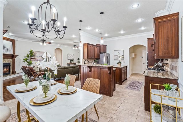 1020 Hunters Pointe, Bentonville, AR 72713