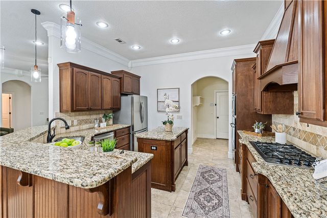 1020 Hunters Pointe, Bentonville, AR 72713