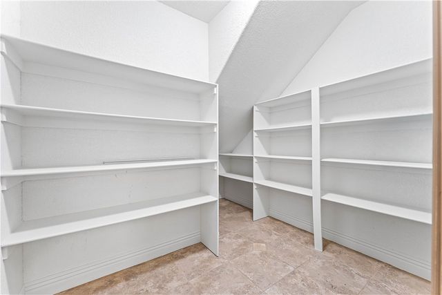 1020 Hunters Pointe, Bentonville, AR 72713