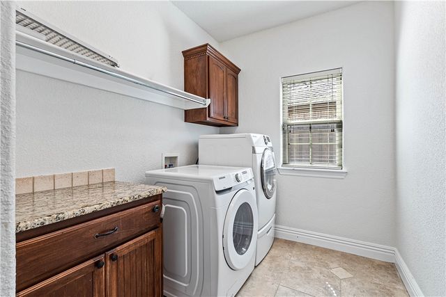 1020 Hunters Pointe, Bentonville, AR 72713