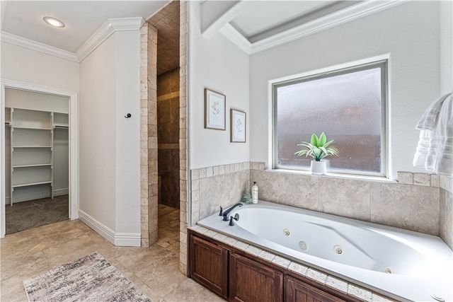 1020 Hunters Pointe, Bentonville, AR 72713