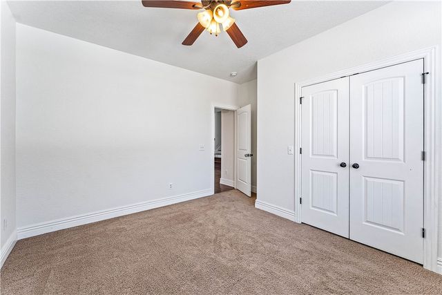 1020 Hunters Pointe, Bentonville, AR 72713