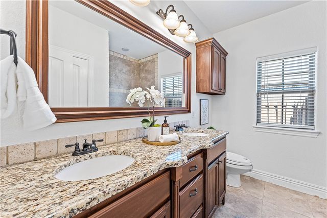 1020 Hunters Pointe, Bentonville, AR 72713