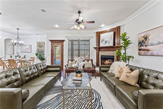 1020 Hunters Pointe, Bentonville, AR 72713