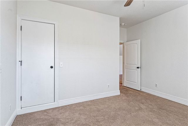 1020 Hunters Pointe, Bentonville, AR 72713