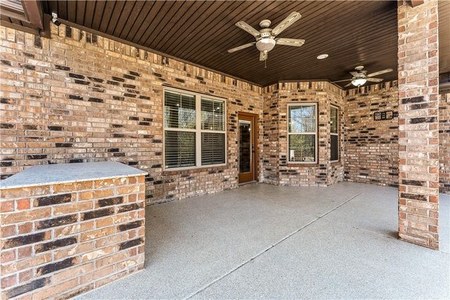 1020 Hunters Pointe, Bentonville, AR 72713