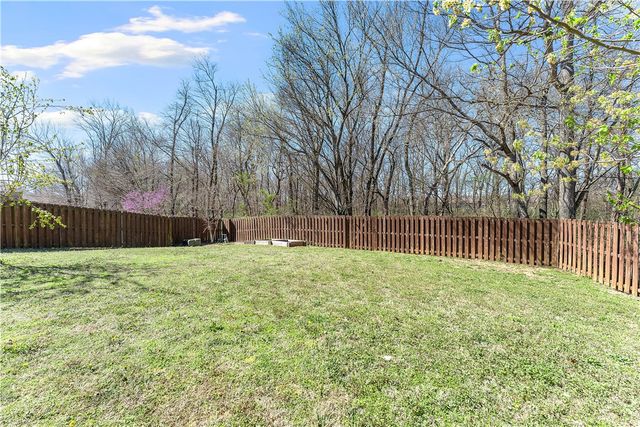 1020 Hunters Pointe, Bentonville, AR 72713