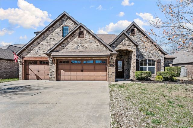 1020 Hunters Pointe, Bentonville, AR 72713