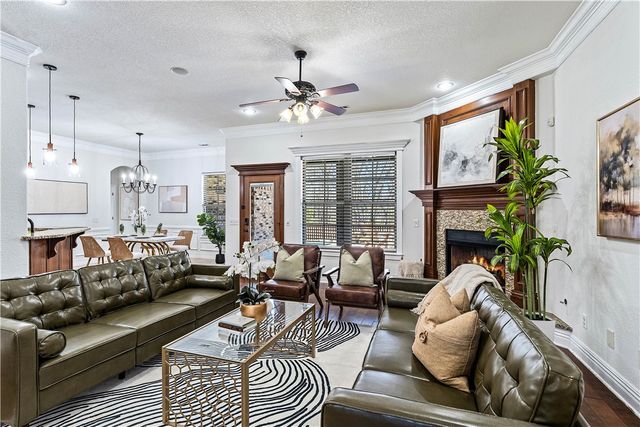 1020 Hunters Pointe, Bentonville, AR 72713