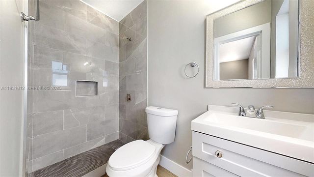 74 W 15th St 4, Hialeah, FL 33010