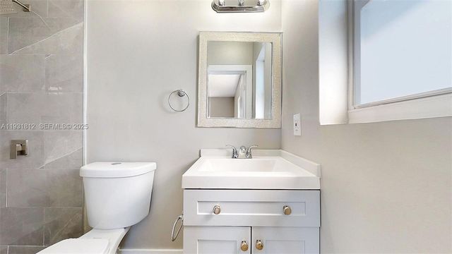 74 W 15th St 4, Hialeah, FL 33010