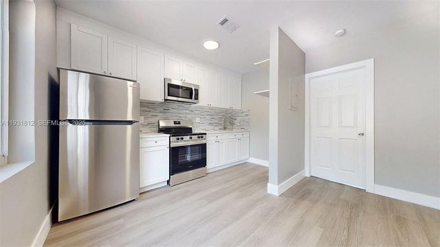 74 W 15th St 4, Hialeah, FL 33010