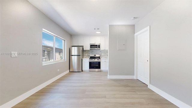 74 W 15th St 4, Hialeah, FL 33010