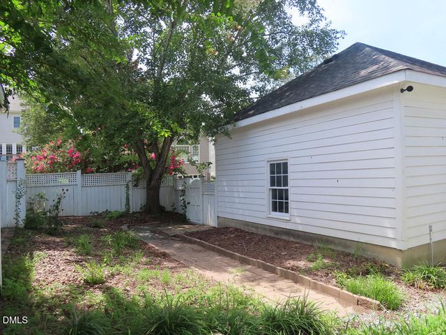 111 Tharrington Drive, Chapel Hill, NC 27516