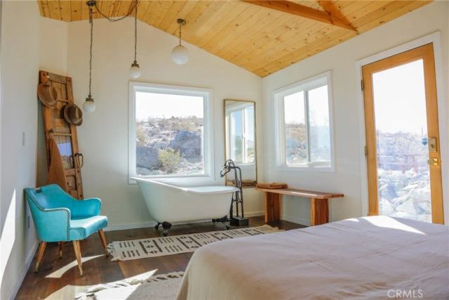 2432 Hilltop, Joshua Tree, CA 92252