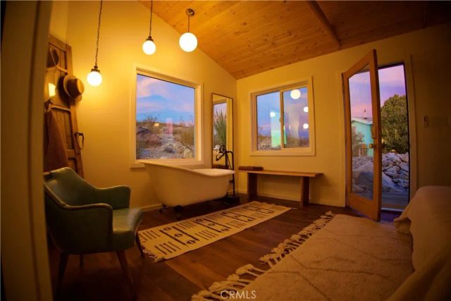 2432 Hilltop, Joshua Tree, CA 92252