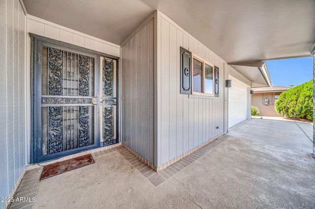 10739 W SARATOGA Circle, Sun City, AZ 85351