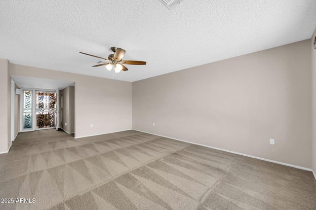 10739 W SARATOGA Circle, Sun City, AZ 85351