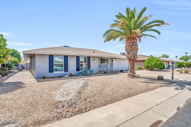 10739 W SARATOGA Circle, Sun City, AZ 85351