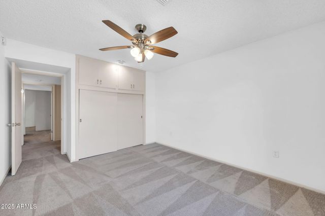 10739 W SARATOGA Circle, Sun City, AZ 85351