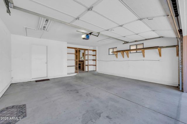 10739 W SARATOGA Circle, Sun City, AZ 85351