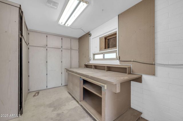 10739 W SARATOGA Circle, Sun City, AZ 85351